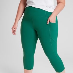Athleta salutation stash pocket capri